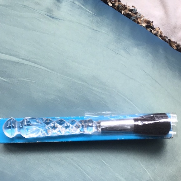 Bloomingdale’s vintage make up brush. - Picture 7 of 7